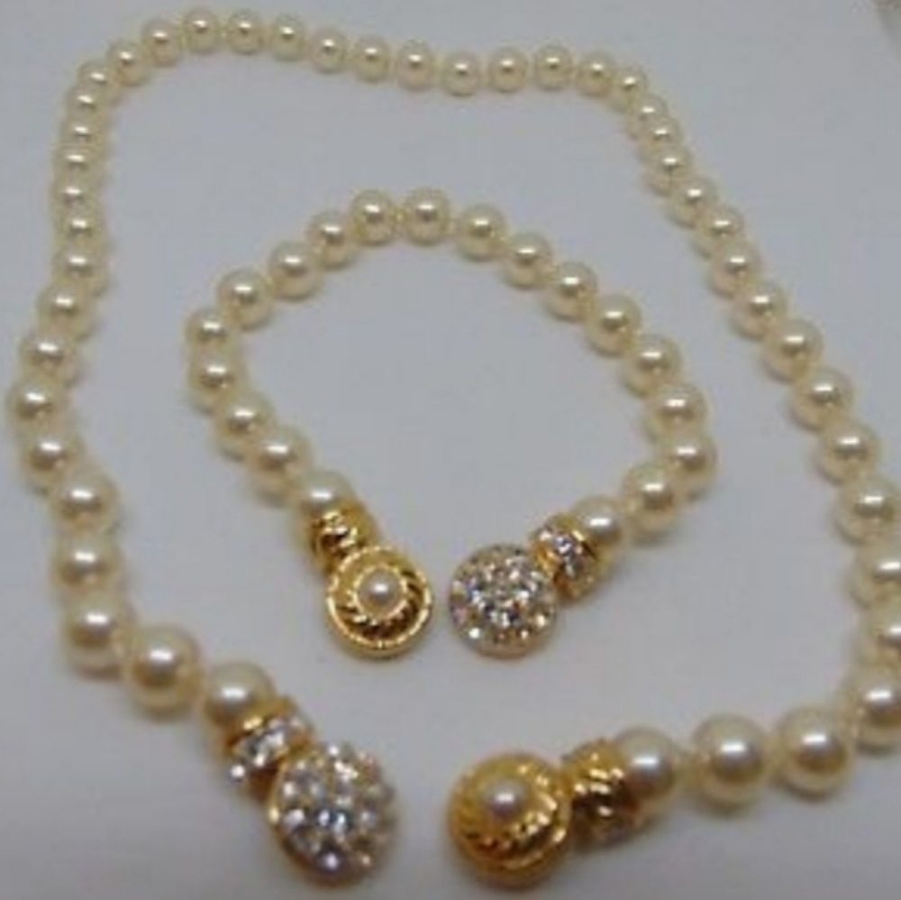 Necklace & bracelet